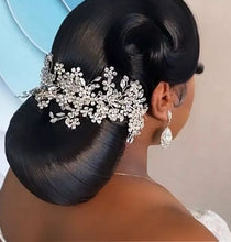 Load image into Gallery viewer, Crystal Beaded Bridal Hairclip
