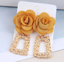 Load image into Gallery viewer, Mini Door Knocker Floral Earrings (NEW)
